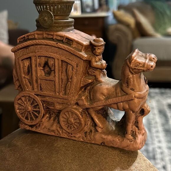 Vintage Stagecoach Oil Lamp Base, 5" x 5" x 2". - Picture 2 of 8